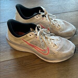 Nike Women's White and Pink Athletic Shoes